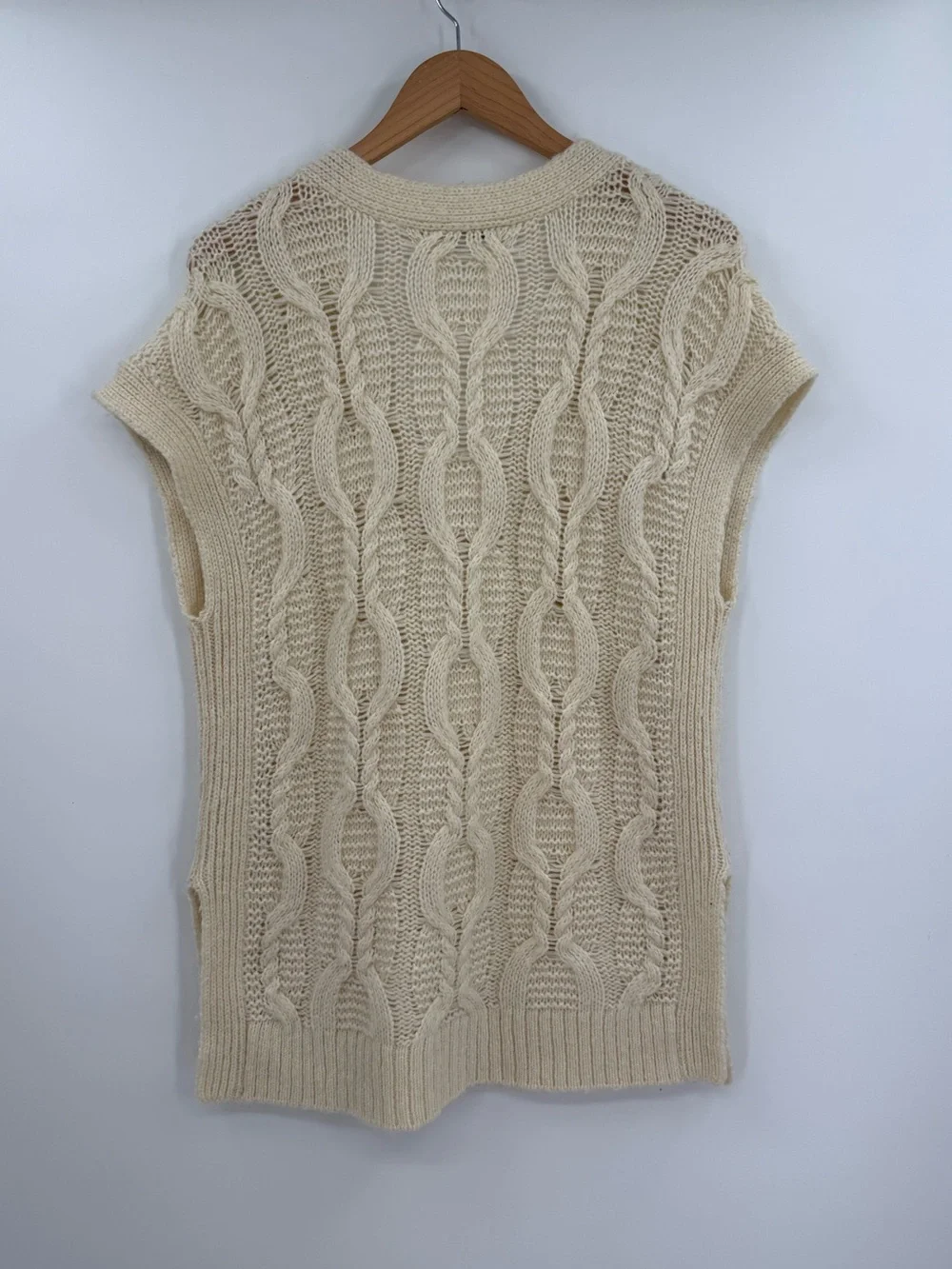 Trina Turk Cable Knit V-Neck Wool Blend Tunic Sweater Vest | Cream | Medium